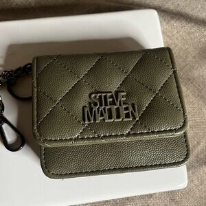 Steve Madden Bwren Flap Wallet with Keyring Color Olive green